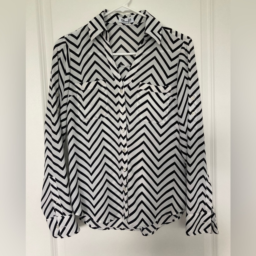 Express The Portofino Shirt Longsleeve Black and White Chevron Women’s XS